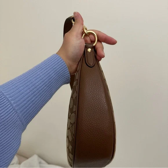 Coach Aria Signature Jacquard Bag - Picture 3 of 9